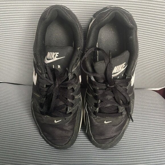 VGC Black / White Nike Air Max - Size W7.5 - Picture 2 of 8